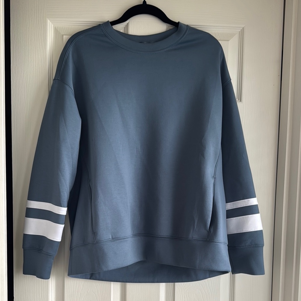 ABERCROMBIE Women’s YPB neoKNIT Crew - Size Medium - Picture 2 of 3